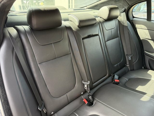 Jaguar XF 2.2D 200 Luxury White #14