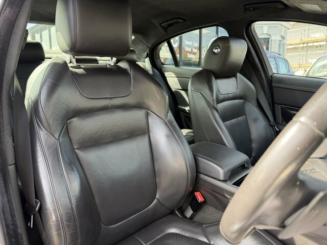 Jaguar XF 2.2D 200 Luxury White #15