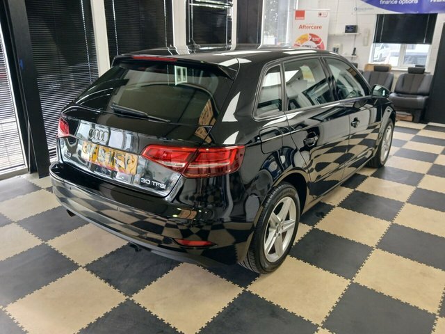 Audi A3 Tfsi 30 Se Technik Black #4