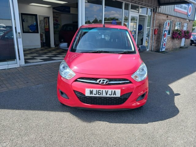 Hyundai I10 Classic Hatchback Red #2