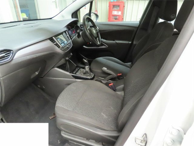 Vauxhall Crossland Se Suv White #2