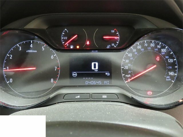 Vauxhall Crossland Se Suv White #3