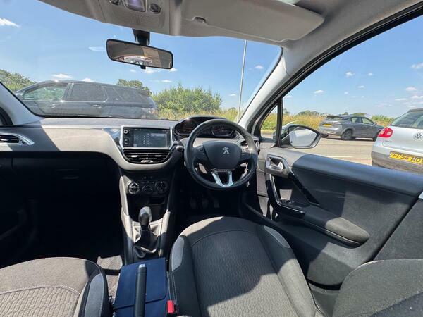 Peugeot 208 Allure 3-Door White #9