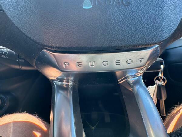 Peugeot 208 Allure 3-Door White #49