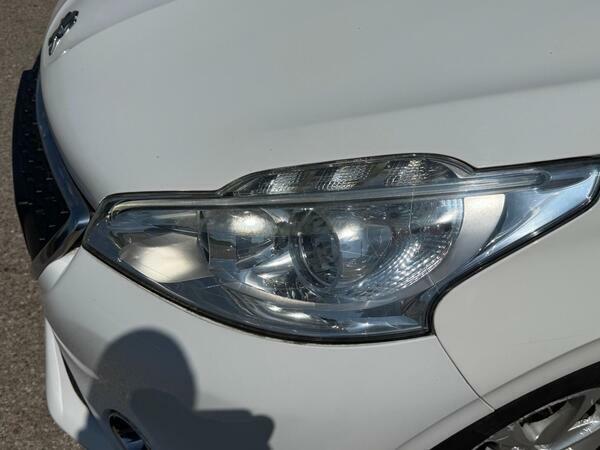 Peugeot 208 Allure 3-Door White #40