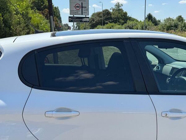 Peugeot 208 Allure 3-Door White #35