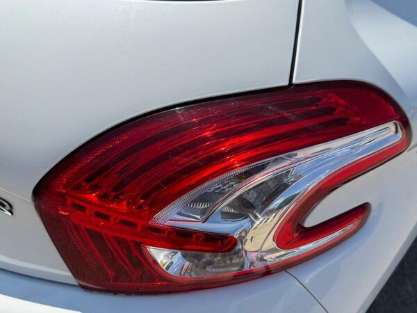 Peugeot 208 Allure 3-Door White #38