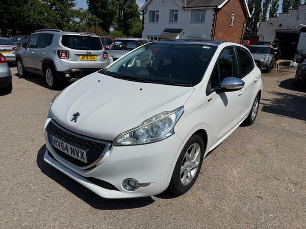 Peugeot 208 Allure 3-Door White #5