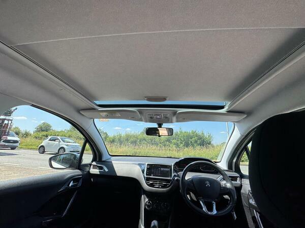 Peugeot 208 Allure 3-Door White #7