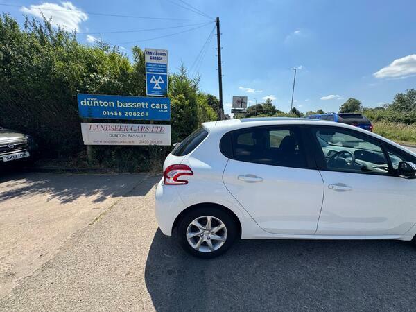 Peugeot 208 Allure 3-Door White #6