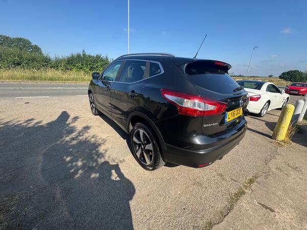 Nissan Qashqai 1.2 Dig-t N-connecta 2Wd Euro 6 Ss Black #3