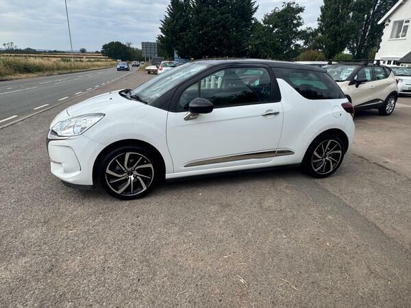 DS DS 3 1.2 Puretech Connected Chic Euro 6 Ss FG18XRT White #6
