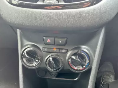 Peugeot 208 1.2 Vti Allure #19