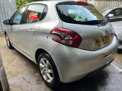 Peugeot 208 1.2 Vti Allure #11