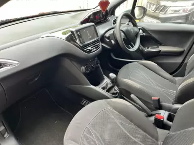 Peugeot 208 1.2 Vti Allure #16
