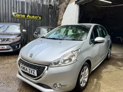 Peugeot 208 1.2 Vti Allure #2