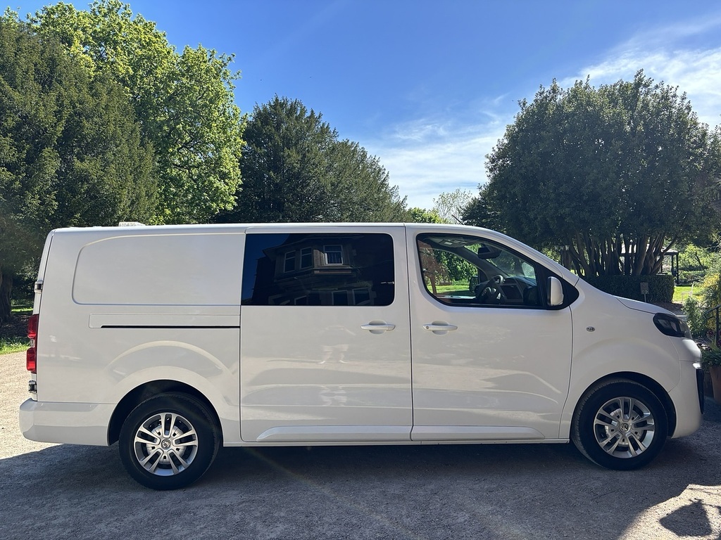 Vauxhall Vivaro 2.0 Turbo D 3100 Sportive Crew Van L1 H1 Euro 6 S White #7