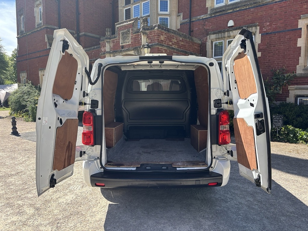 Vauxhall Vivaro 2.0 Turbo D 3100 Sportive Crew Van L1 H1 Euro 6 S White #10