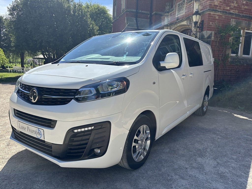 Vauxhall Vivaro 2.0 Turbo D 3100 Sportive Crew Van L1 H1 Euro 6 S White #3