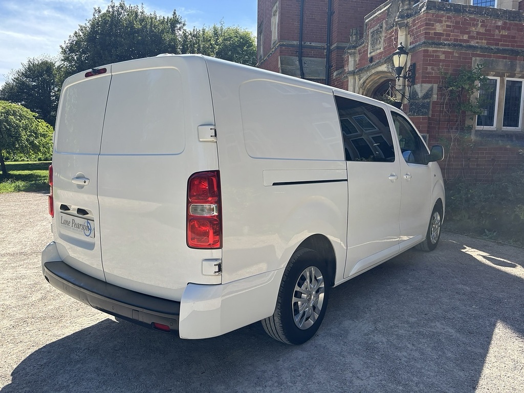 Vauxhall Vivaro 2.0 Turbo D 3100 Sportive Crew Van L1 H1 Euro 6 S White #4