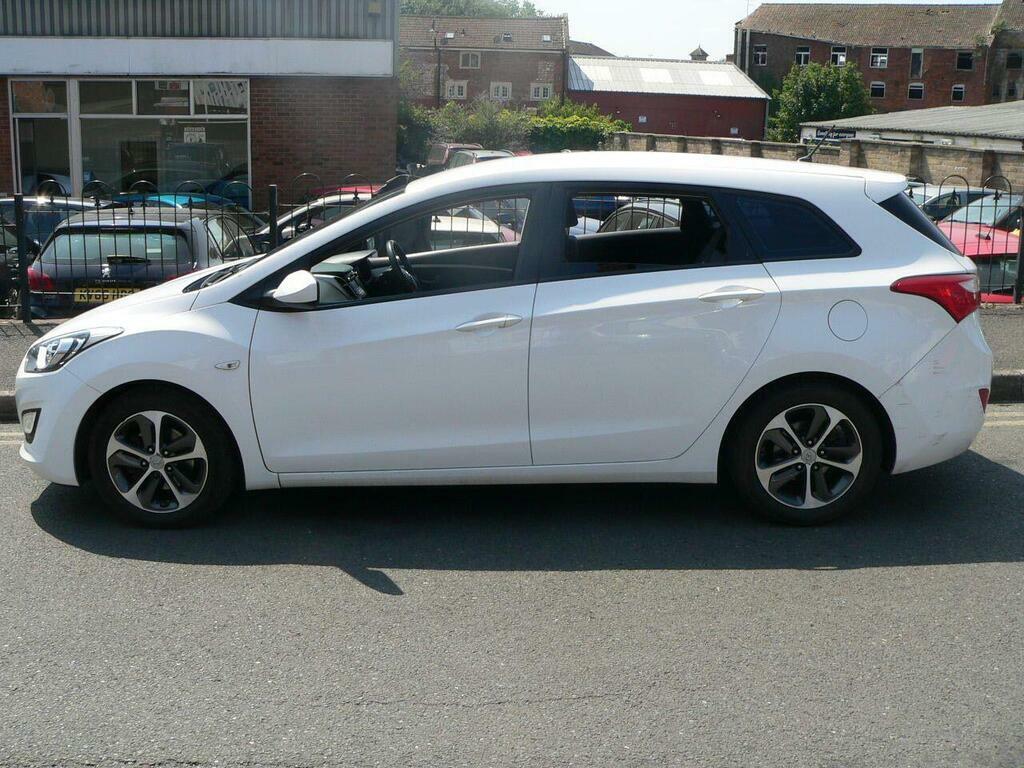 Hyundai I30 1.6 Crdi Blue Drive S Tourer Euro 6 S S White #6