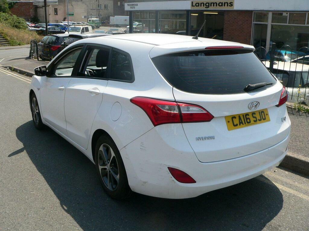 Hyundai I30 1.6 Crdi Blue Drive S Tourer Euro 6 S S White #4
