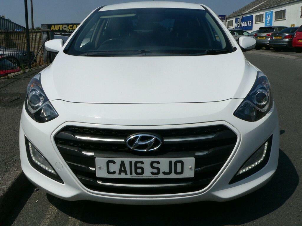 Hyundai I30 1.6 Crdi Blue Drive S Tourer Euro 6 S S White #2