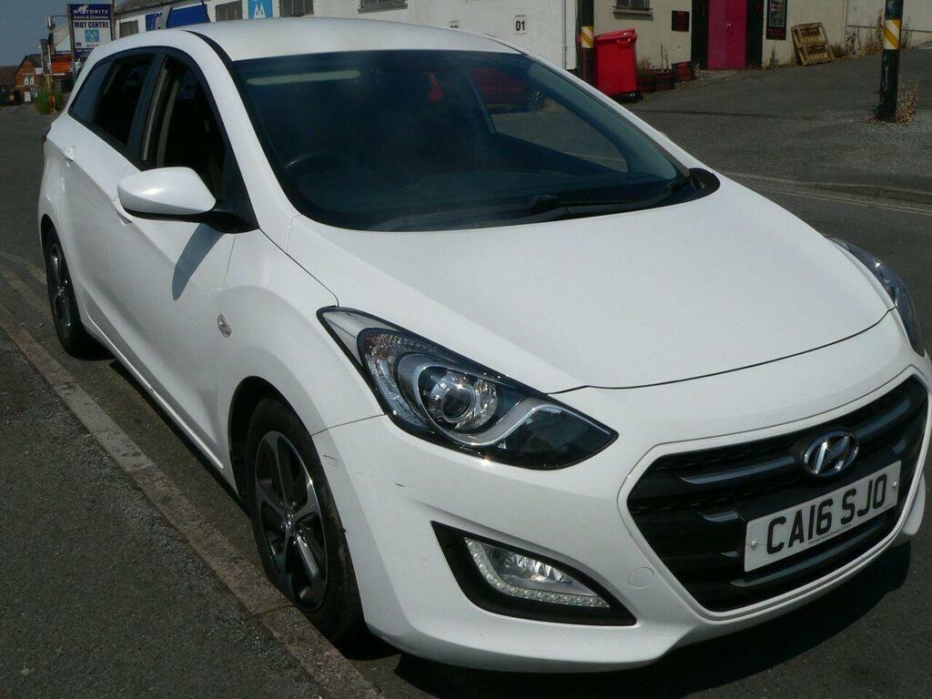 Hyundai I30 1.6 Crdi Blue Drive S Tourer Euro 6 S S White