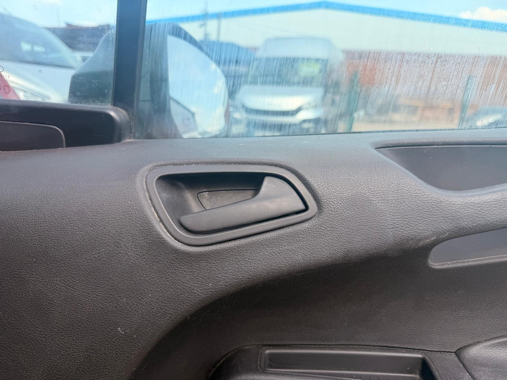 Ford Transit Courier 1.5L Trend White #46