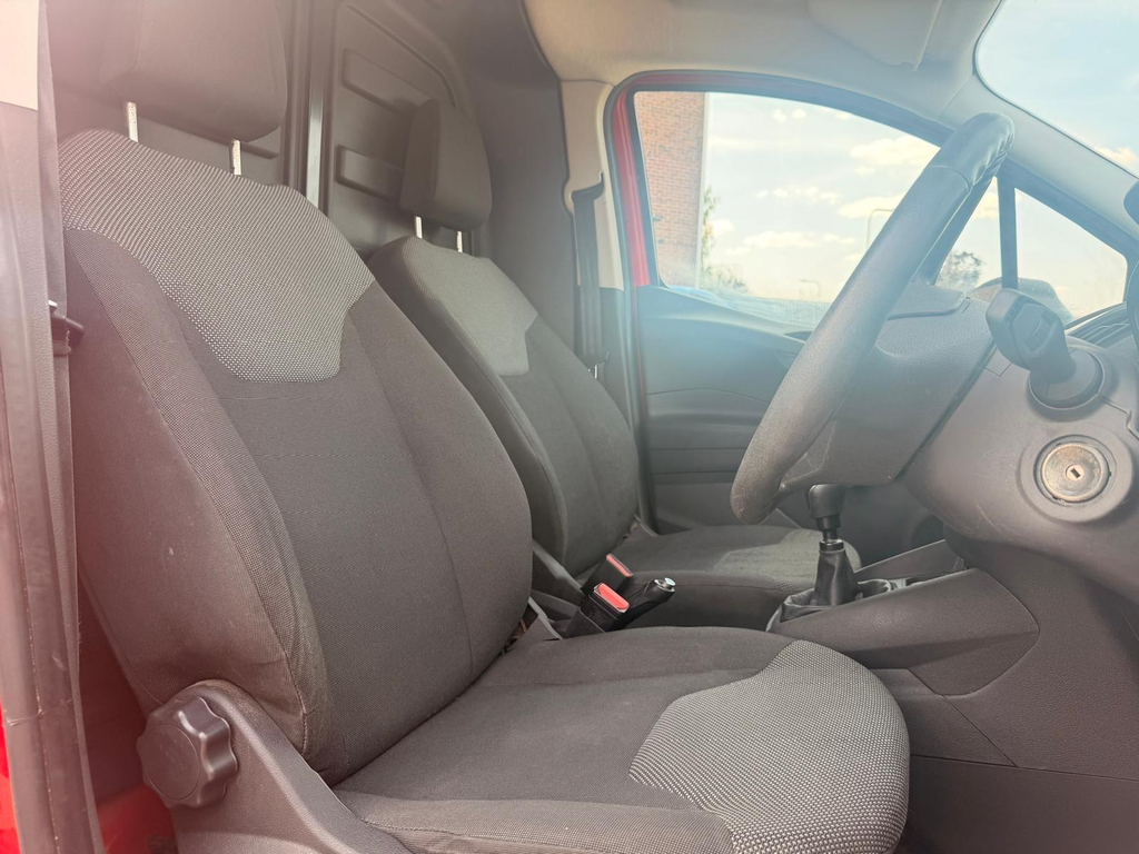 Ford Transit Courier 1.5L Trend White #13