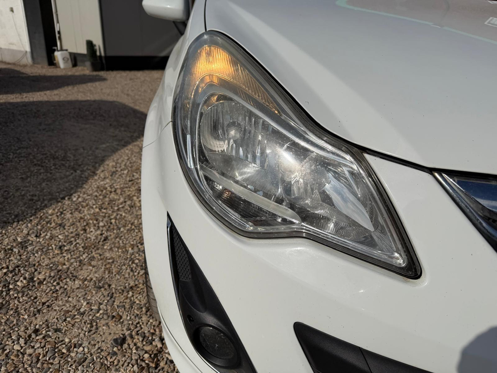 Vauxhall Corsa Hatchback 1.2 Yellow #41