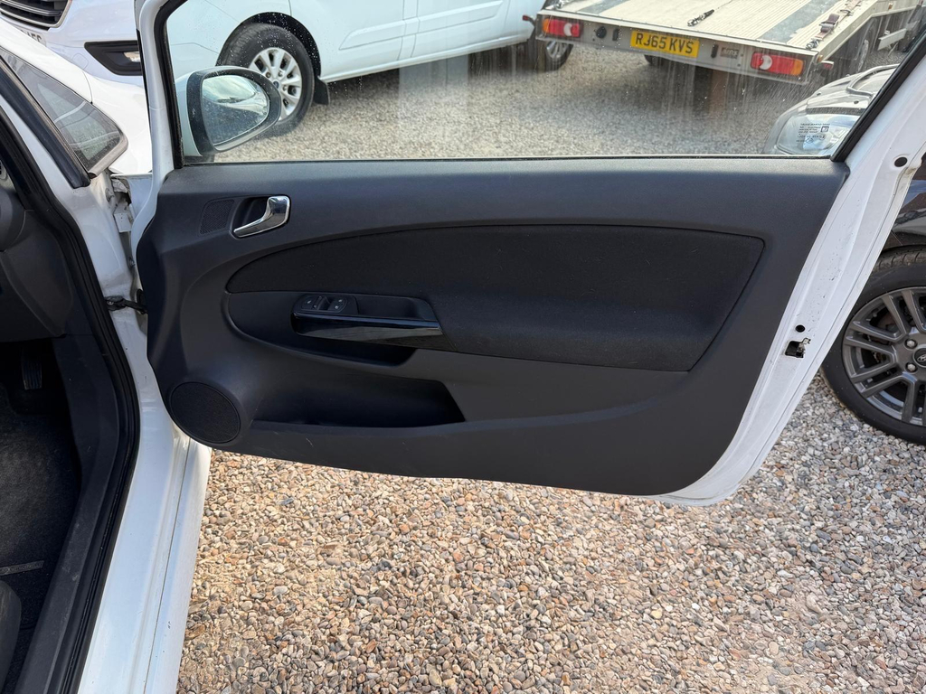 Vauxhall Corsa Hatchback 1.2 Yellow #34