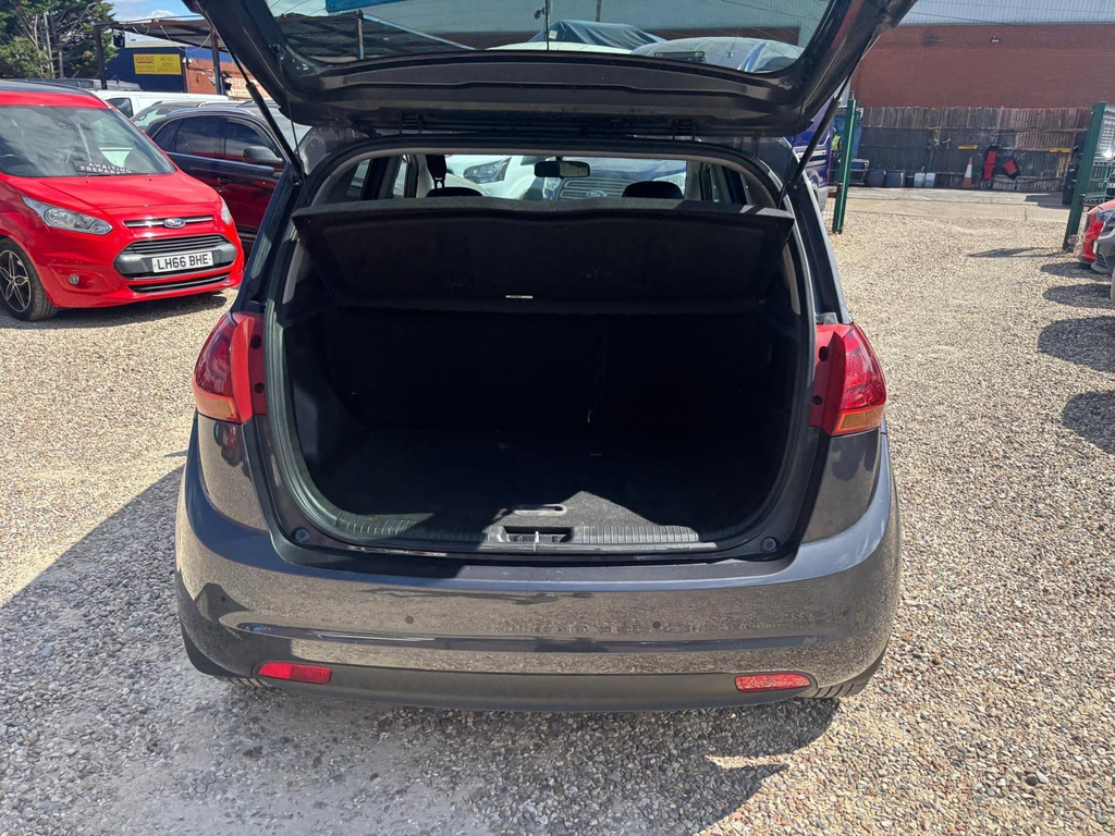 Kia Venga 1.6 4 Euro 6 White #46