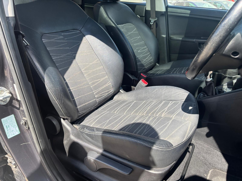 Kia Venga 1.6 4 Euro 6 White #9
