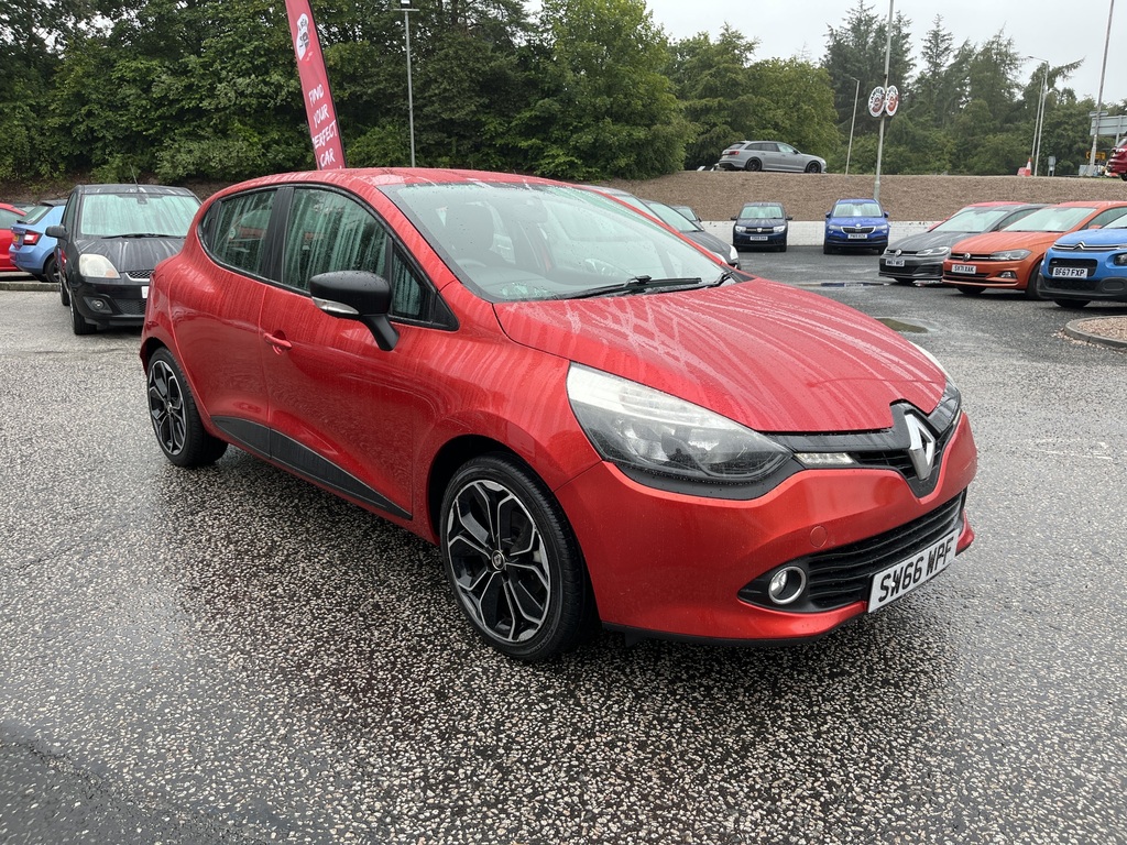 Renault Clio 1.2 16V Play SW66WPF Red