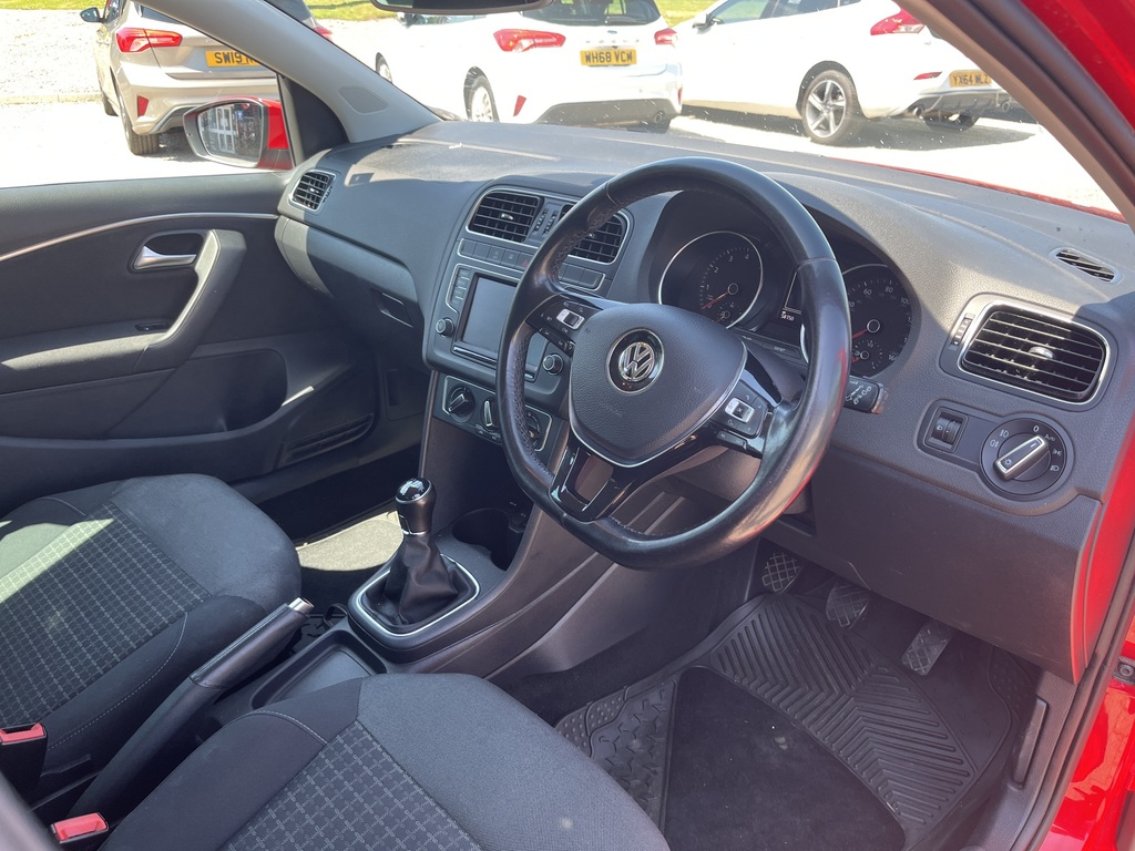 Volkswagen Polo 1.2 Tsi Match Edition Red #2