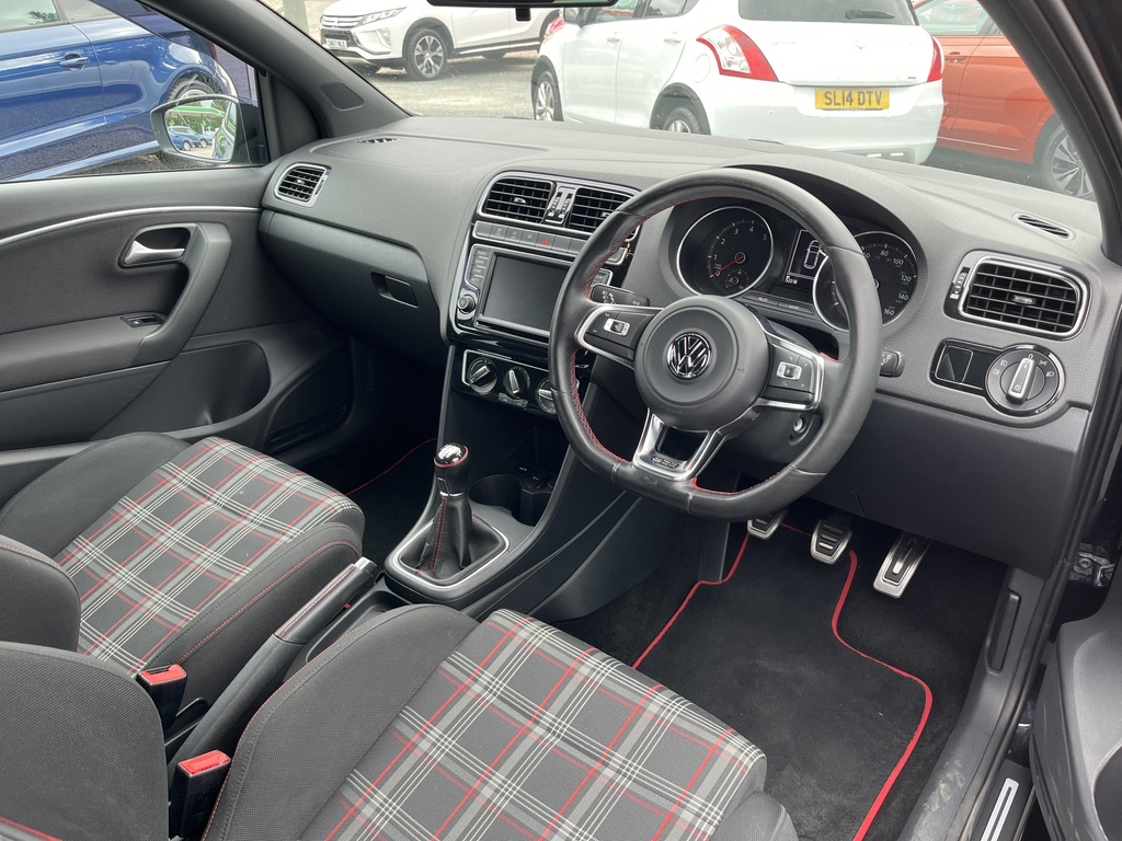 Volkswagen Polo 1.8 Tsi Gti Black #2