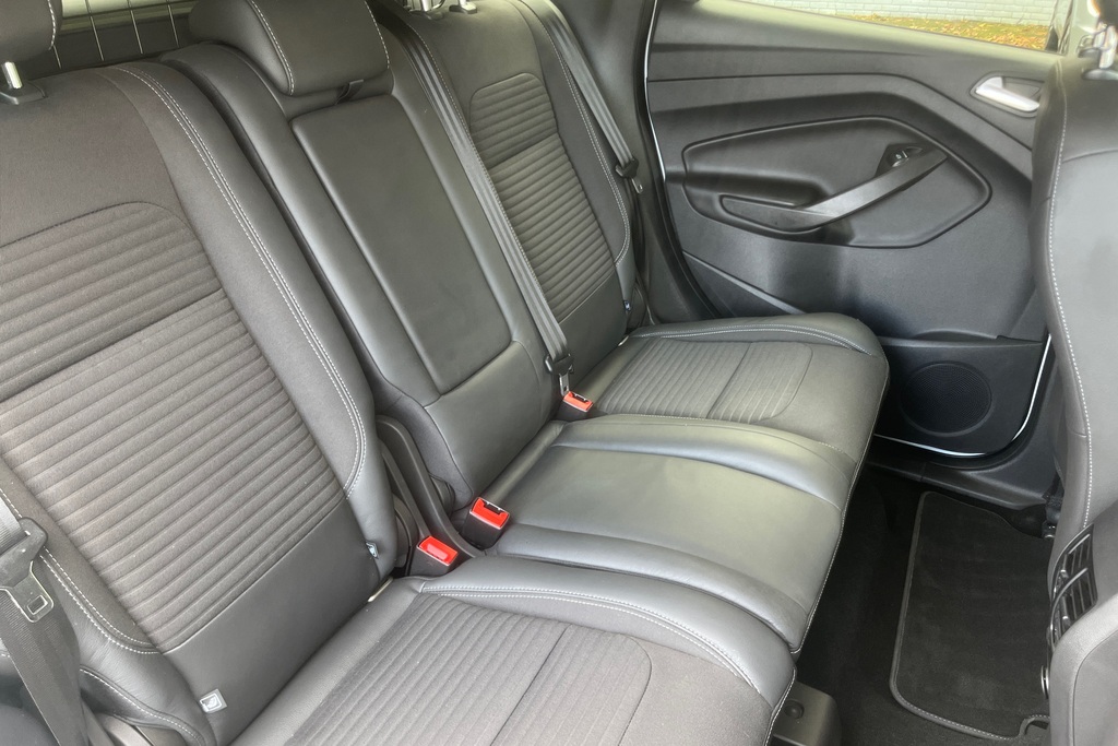 Ford Kuga 2.0 Tdci 180 Titanium X Black #10