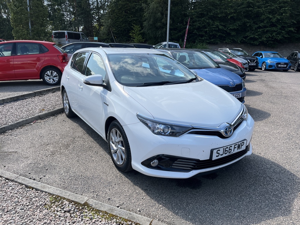 Toyota Auris 1.8 Hybrid Business Edition Tss Cvt White
