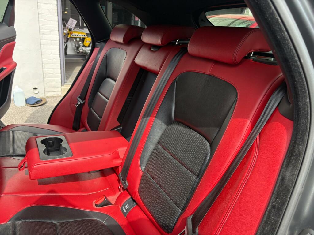 Jaguar F-Pace 2.0 D180 Portfolio Awd Euro 6 Ss Black #26