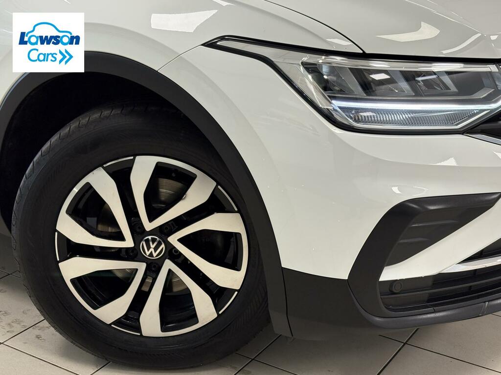 Volkswagen Tiguan Active White #6