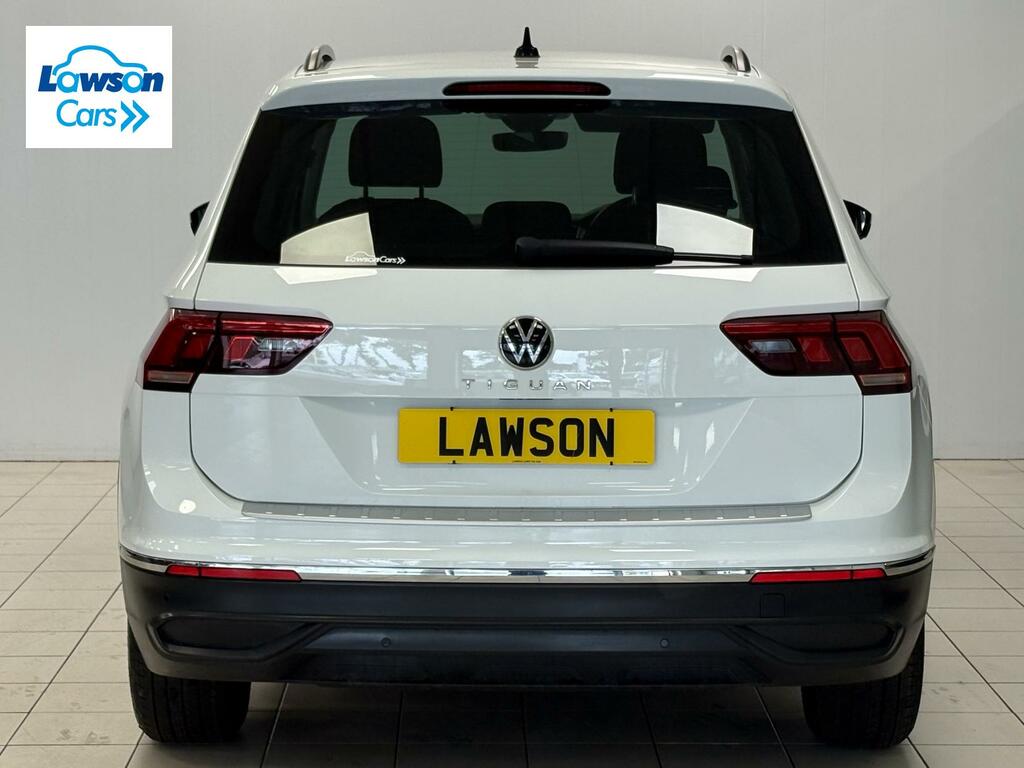 Volkswagen Tiguan Active White #4