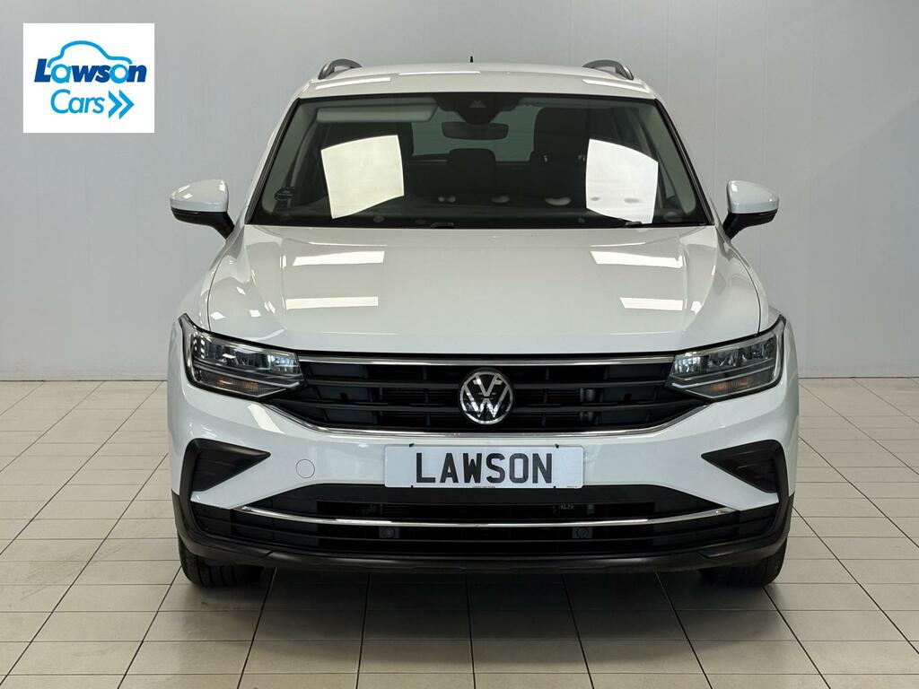 Volkswagen Tiguan Active White #2