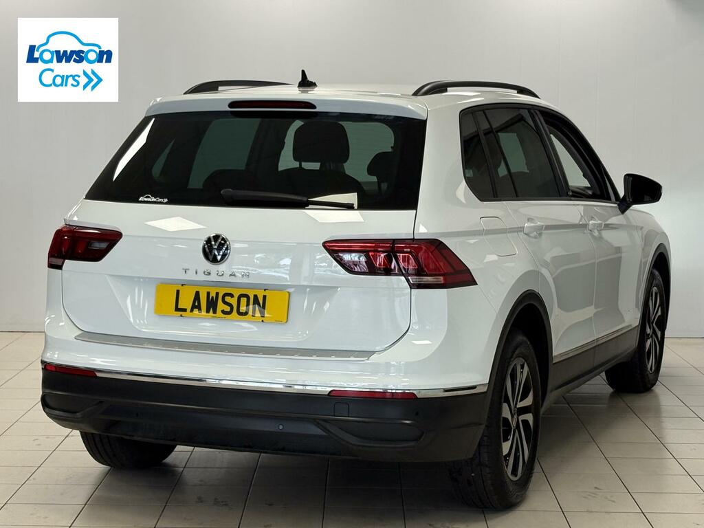 Volkswagen Tiguan 1.5 Tsi Active Suv Euro 6 Ss  White #4