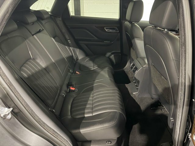 Jaguar F-Pace 2.0 D180 Portfolio Suv Awd Euro 6 Black #4