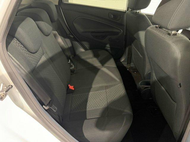 Ford Fiesta 1.6 Titanium Hatchback 134 G Km White #3
