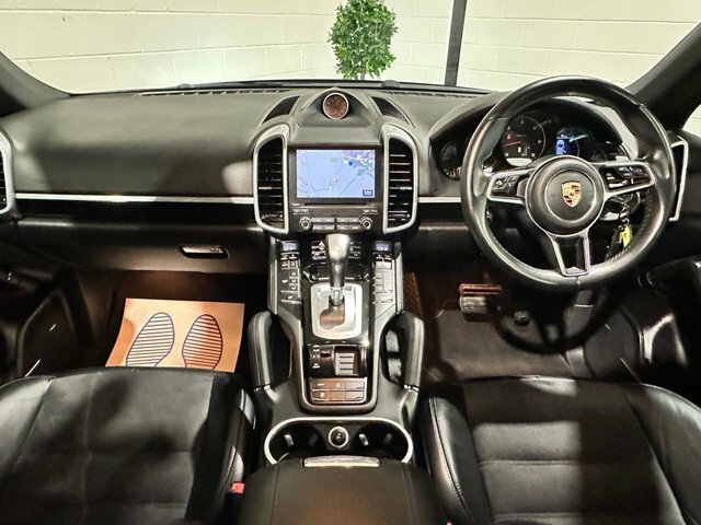 Porsche Cayenne 3.0 Td V6 Platinum Edition Suv Tiptroni Black #6