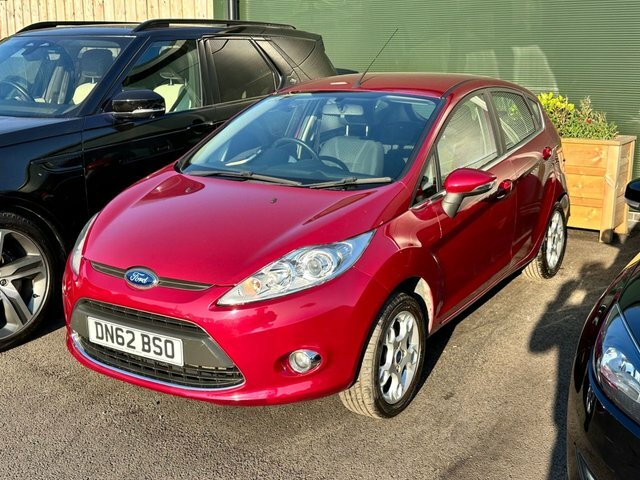 Ford Fiesta 1.25 Zetec Hatchback 129 G Km 8 Red