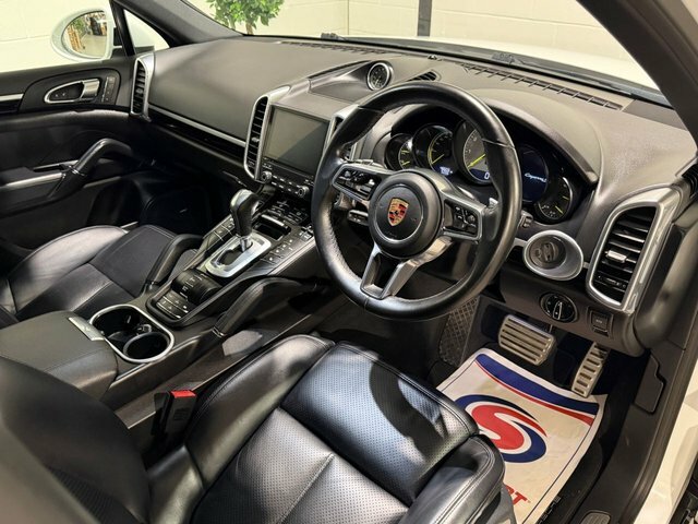 Porsche Cayenne 3.0 V6 E-hybrid S Platinum Edition Suv White #3
