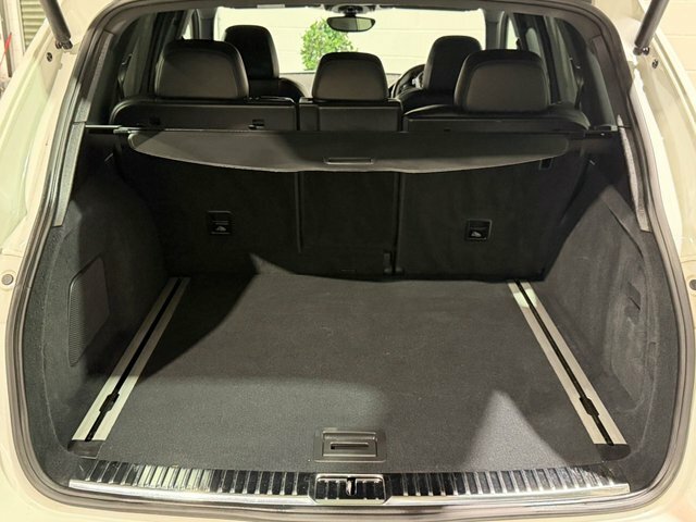 Porsche Cayenne Black #87